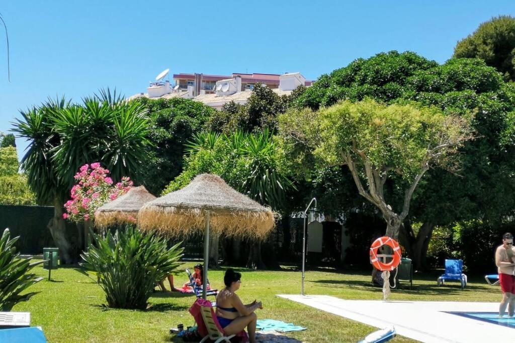 Beautiful Sea Views Cozy Apartment 350 M From Beach 贝纳尔马德纳 外观 照片