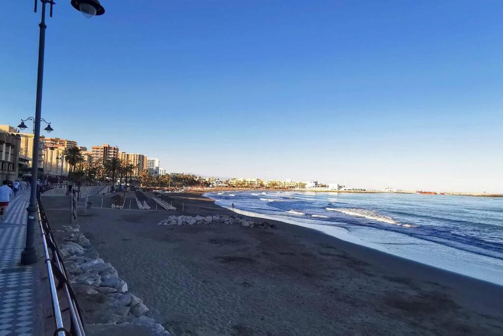 Beautiful Sea Views Cozy Apartment 350 M From Beach 贝纳尔马德纳 外观 照片