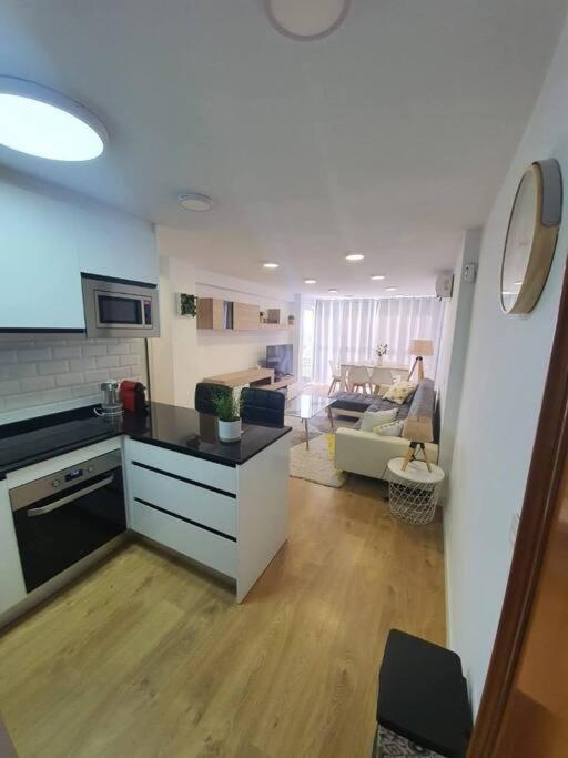 Beautiful Sea Views Cozy Apartment 350 M From Beach 贝纳尔马德纳 外观 照片